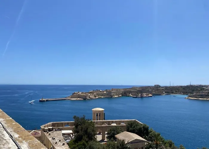 Superb 3 Bedroom Apartment In Valletta